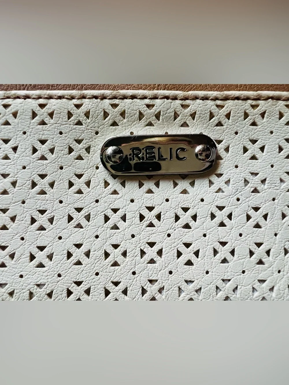 Relic by Fossil Leather Zip around wallet/Excellent condition/Discounted shippin